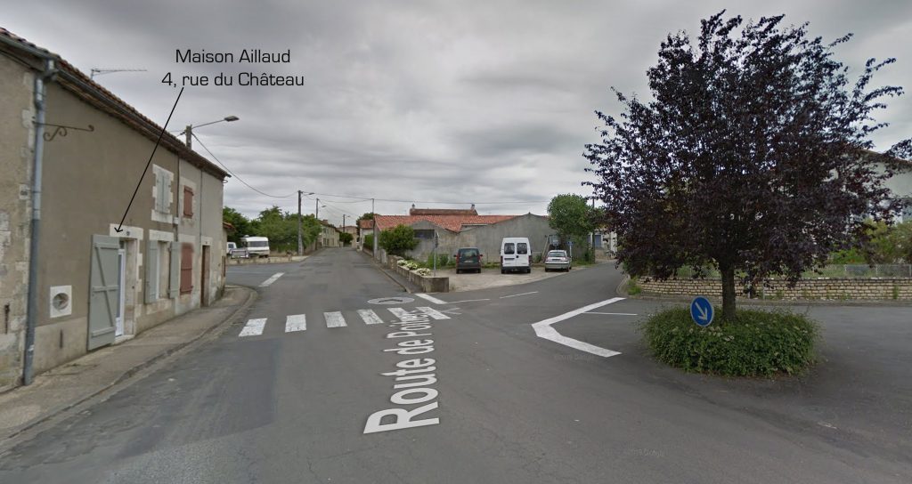 CHARROUX 4 RUE DU CHATEAU ANCIENNE MAISON AILLAUD 1