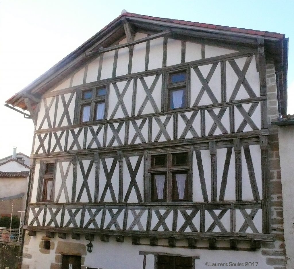 halte jacquaire de Charroux en Poitou, associationKarrofum